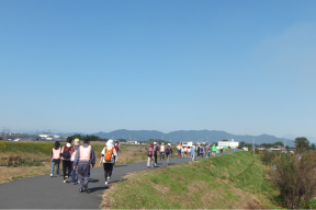 巴波川堤防上